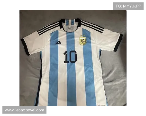 足球球衣设计与功能解析：从经典款式到现代科技应用