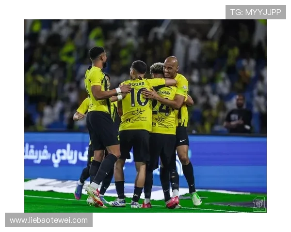 吉达联合争冠能力争议：当前赛季走势变化与竞争格局影响