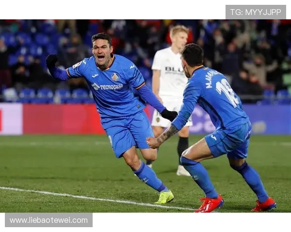 AC米兰高位压迫反噬防线多次失守，赛季中段防守稳定性面临考验